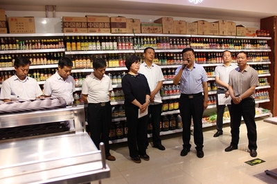 全市食用農產品監(jiān)管工作現(xiàn)場觀摩會與會人員來靜寧縣觀摩
